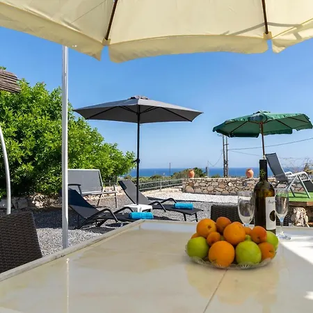 Irene Stone - Private Pool - Sleeps 6 *