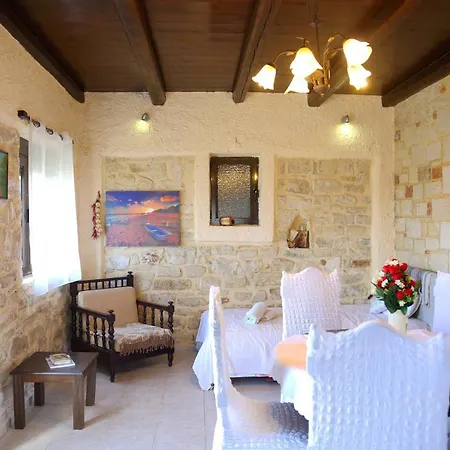 Irene Stone - Private Pool - Sleeps 6 * Hersónissos