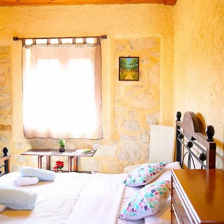 빌라 Irene Stone - Private Pool - Sleeps 6 헐소니소스