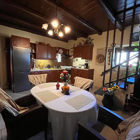 Irene Stone - Private Pool - Sleeps 6 빌라 헐소니소스