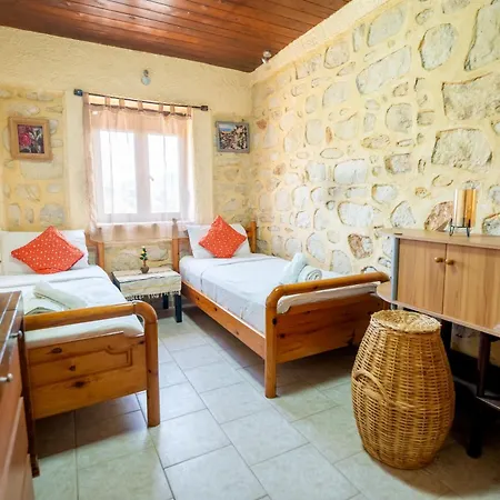 Villa Irene Stone - Private Pool - Sleeps 6 *