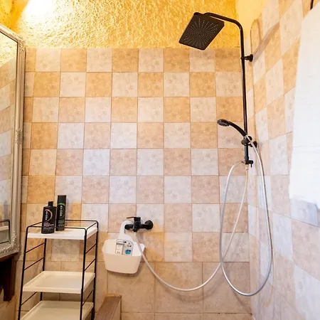 Irene Stone - Private Pool - Sleeps 6 *