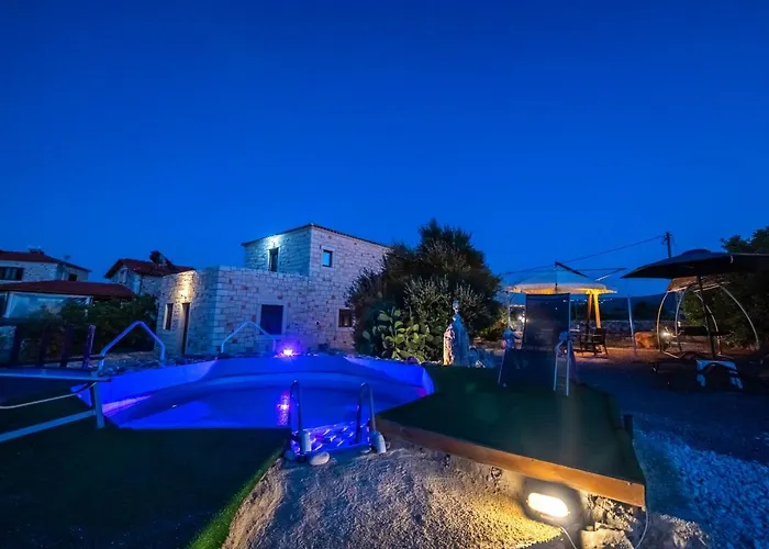 Irene Stone - Private Pool - Sleeps 6 * Hersónissos