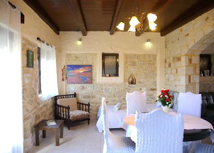Irene Stone - Private Pool - Sleeps 6 * Hersónissos